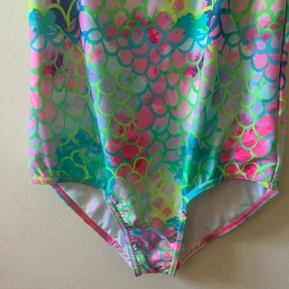 Speedo girls mermaid scalloped style one piece bathing suit